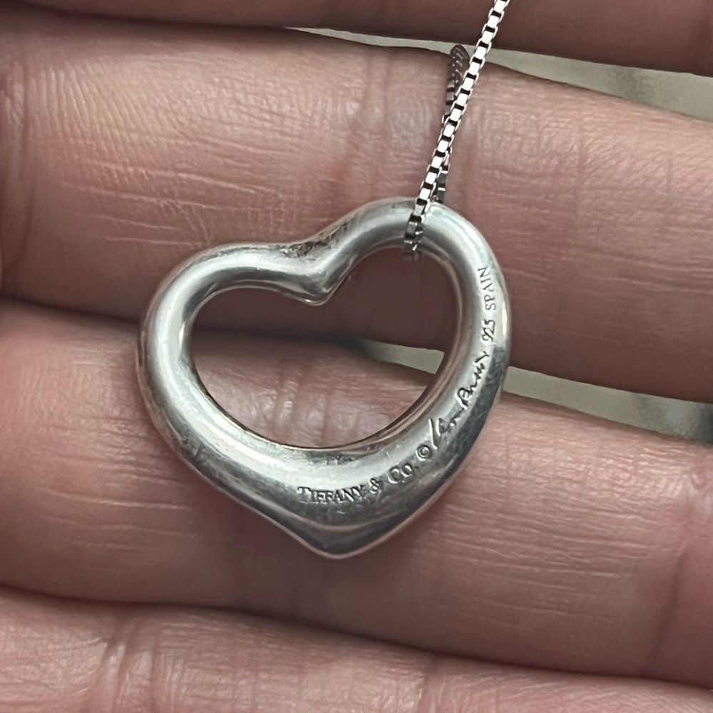 SALE Auth. VTG Tiffany & Co. Elsa Peretti 925 Spain heart pendant.